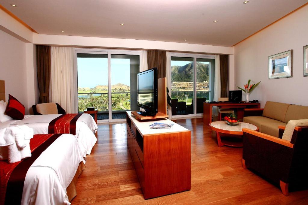 Mingshen Golf & Bay Resort Sanya Room photo